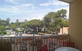 Sympathique Studio Climatise Sur Le Port De Hyeres